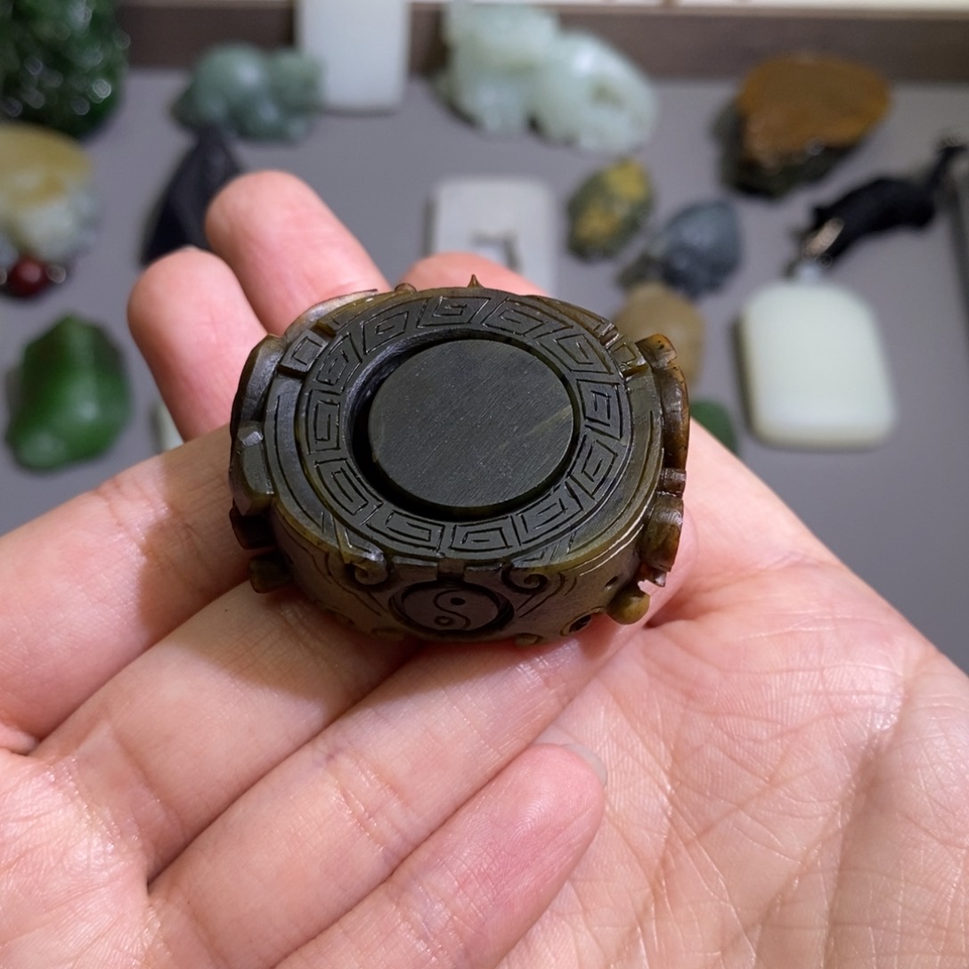 和田玉颈饰未镶嵌爱***啡定制