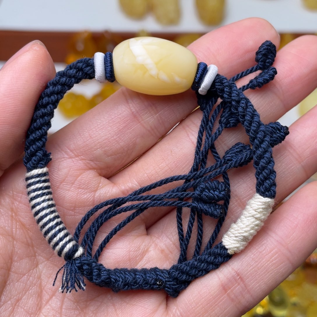 琥珀吊坠(赠链)未镶嵌