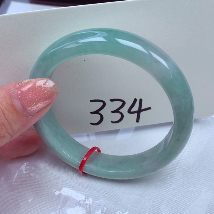 翡翠手镯未镶嵌翡翠