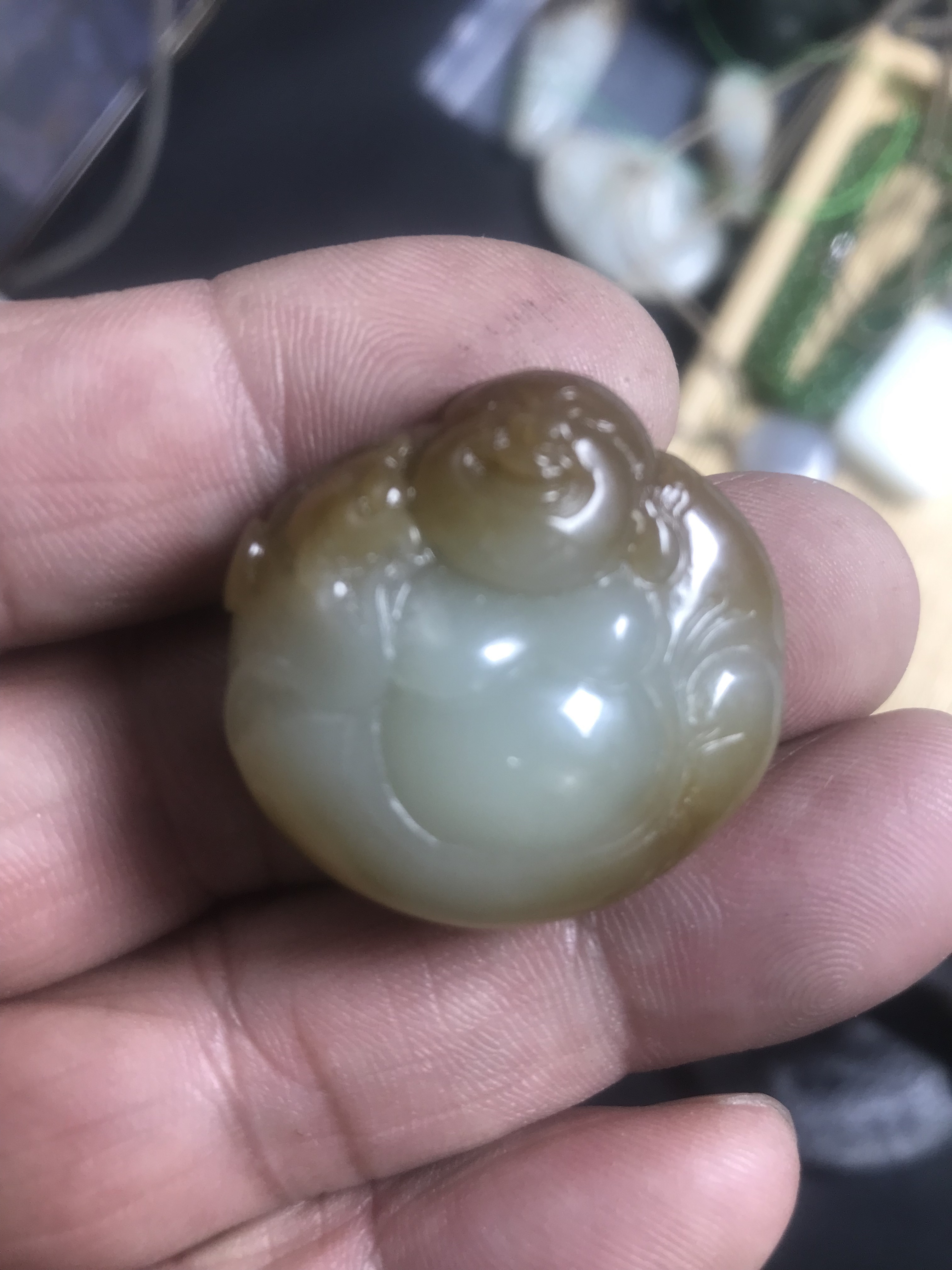 正品和田玉且末料挂件