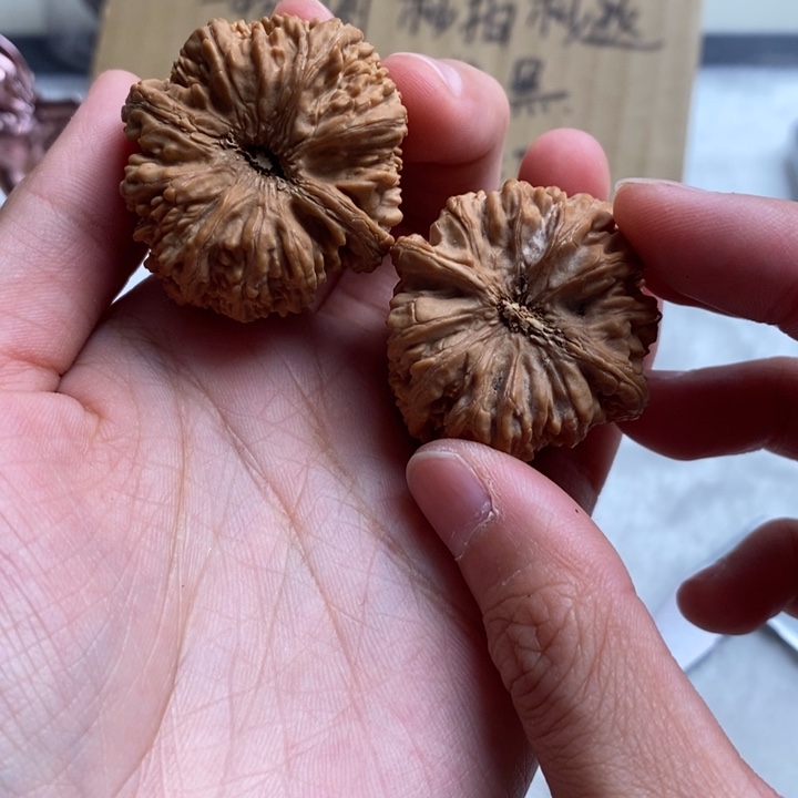 文玩核桃吊坠博*塔尖