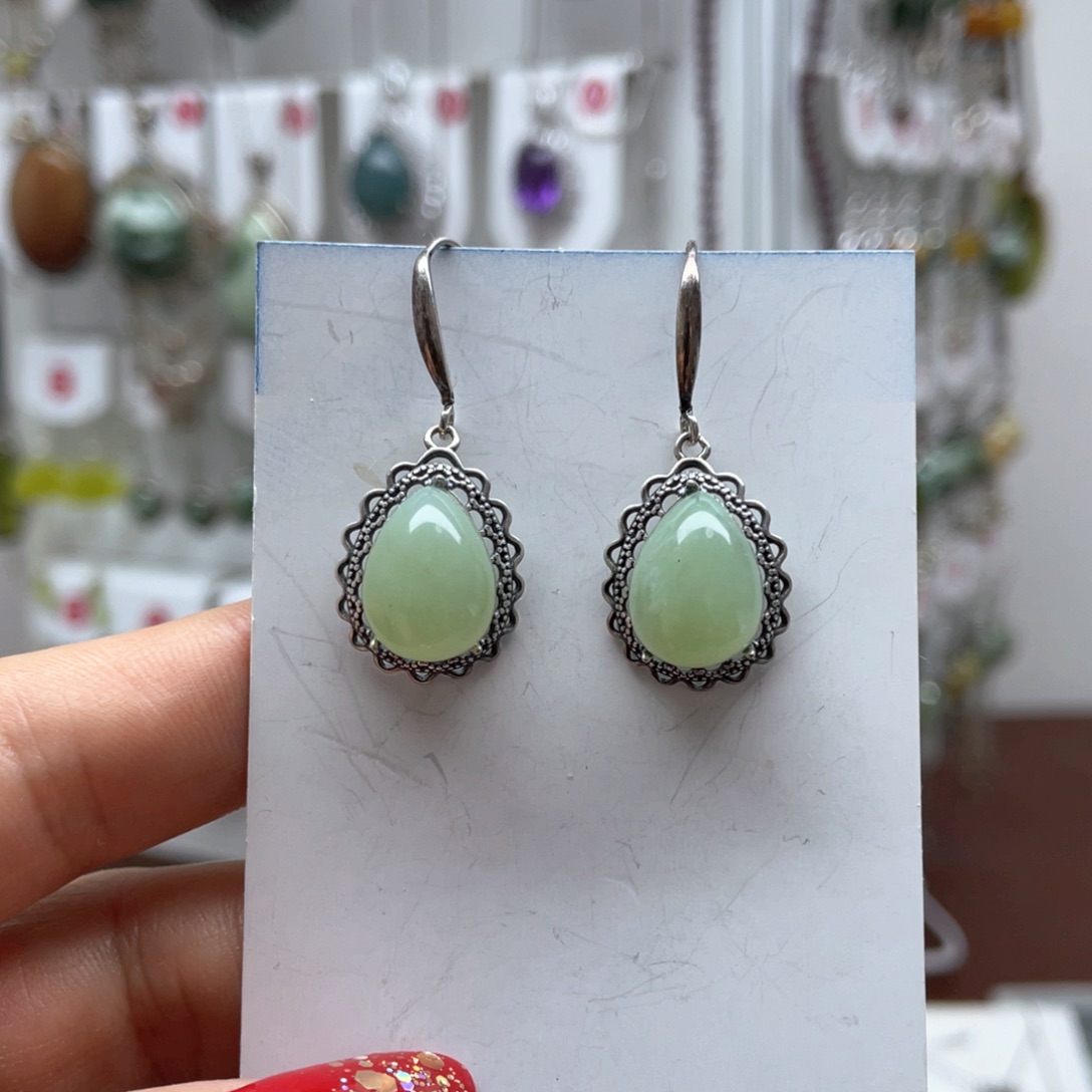 蛇纹石玉耳饰未镶嵌