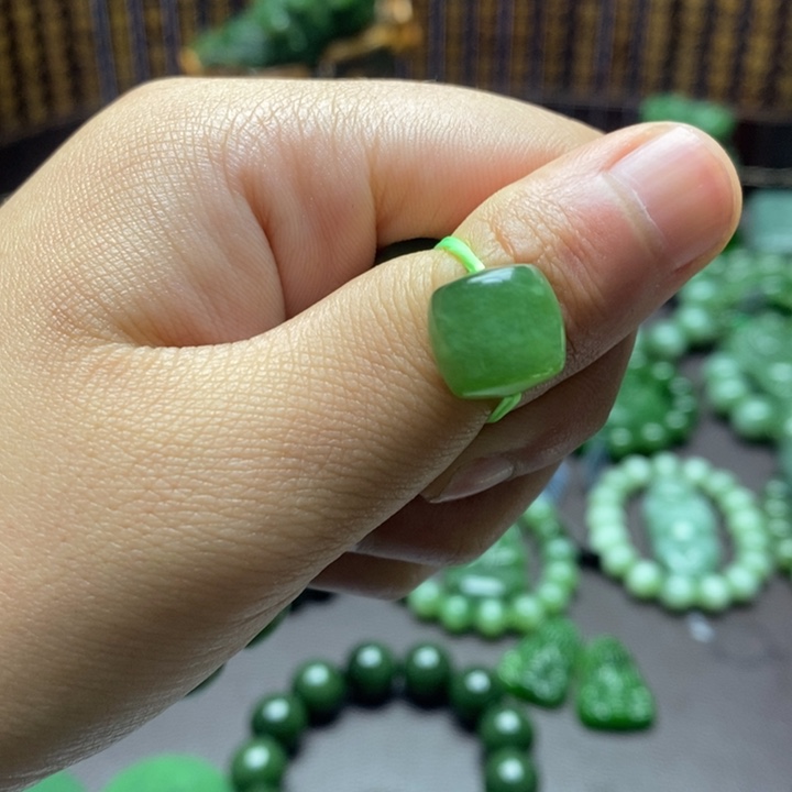 和田玉单珠裸发未镶嵌