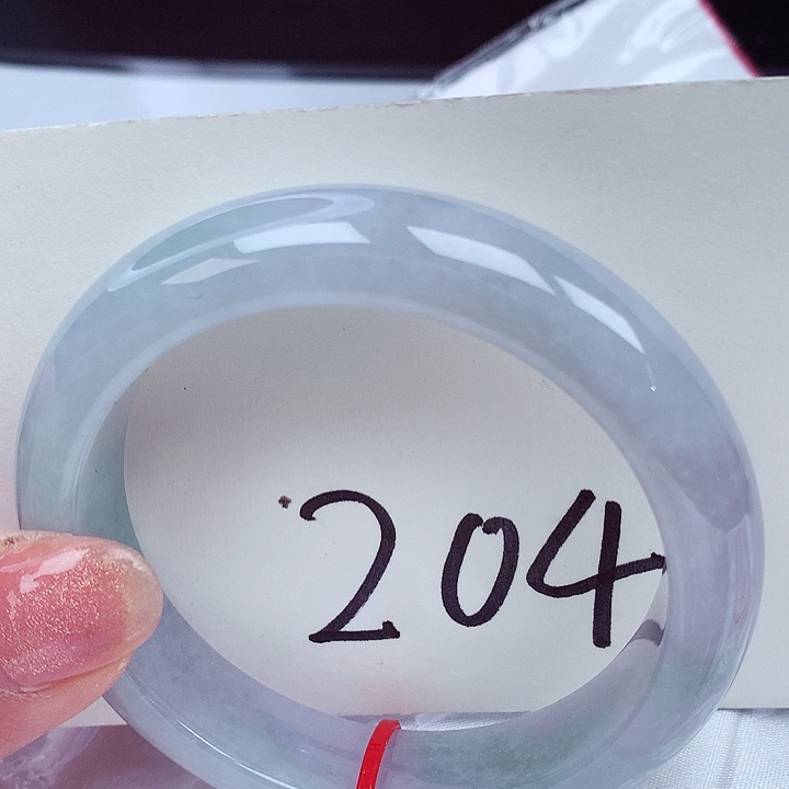 翡翠手镯未镶嵌翡翠