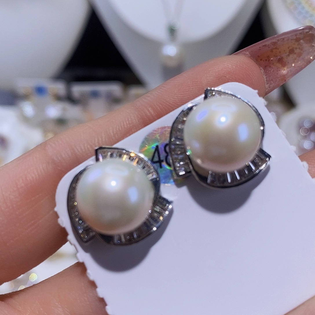 淡水珍珠耳饰未镶嵌