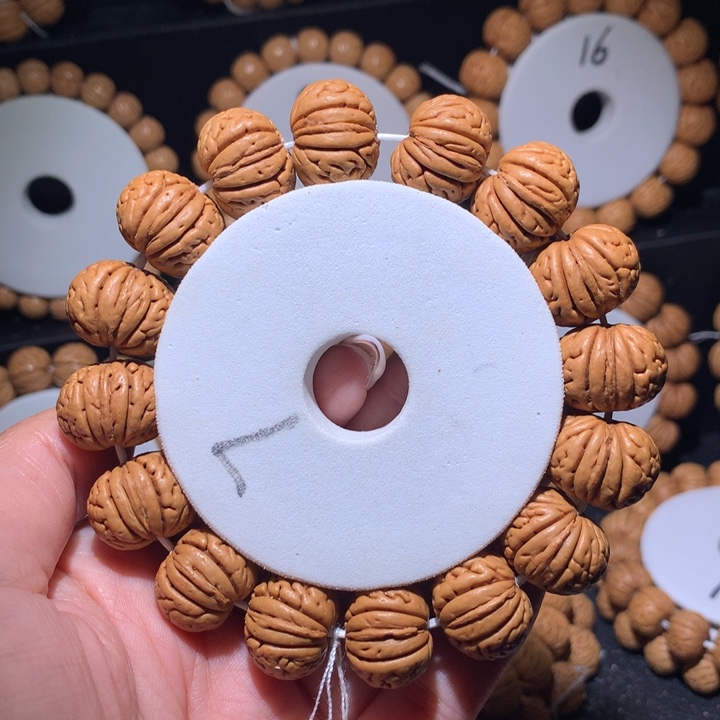 手串桃核金鱼肚原皮