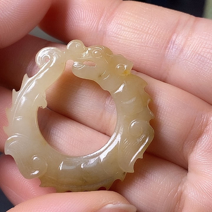 和田玉（糖玉）车挂未镶嵌o**o