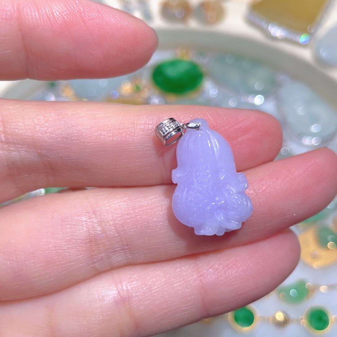 翡翠颈饰18K金镶嵌翡翠