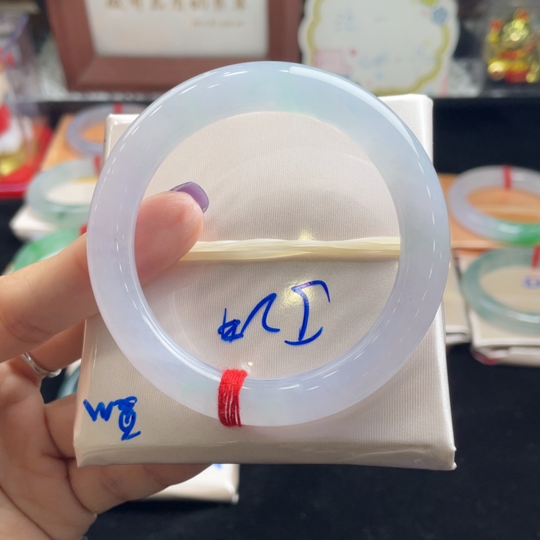 李***王翡翠未镶嵌手镯52圆条