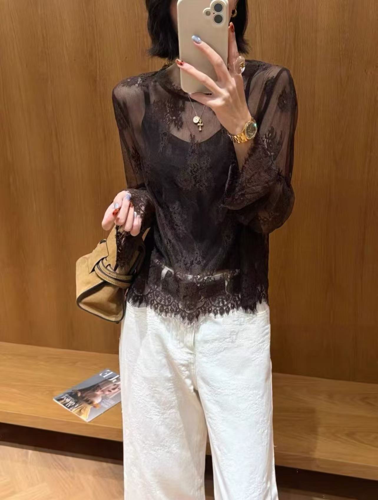 叠穿洋气刺绣蕾丝衫