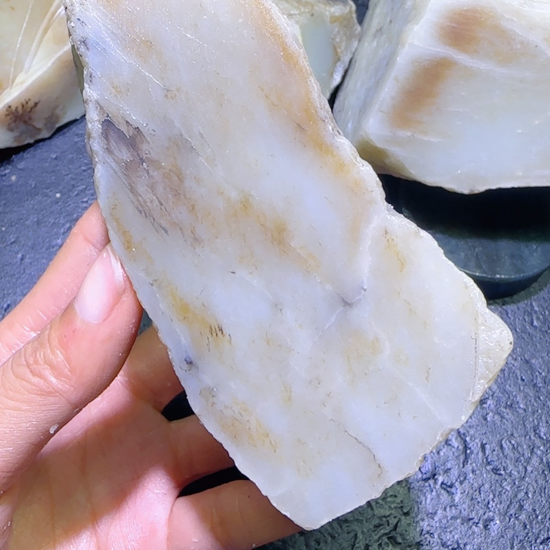 和田玉未镶嵌珠宝半成品