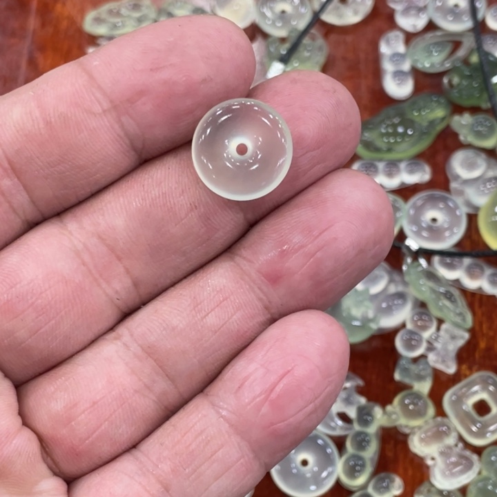 蛇纹石玉合金颈饰