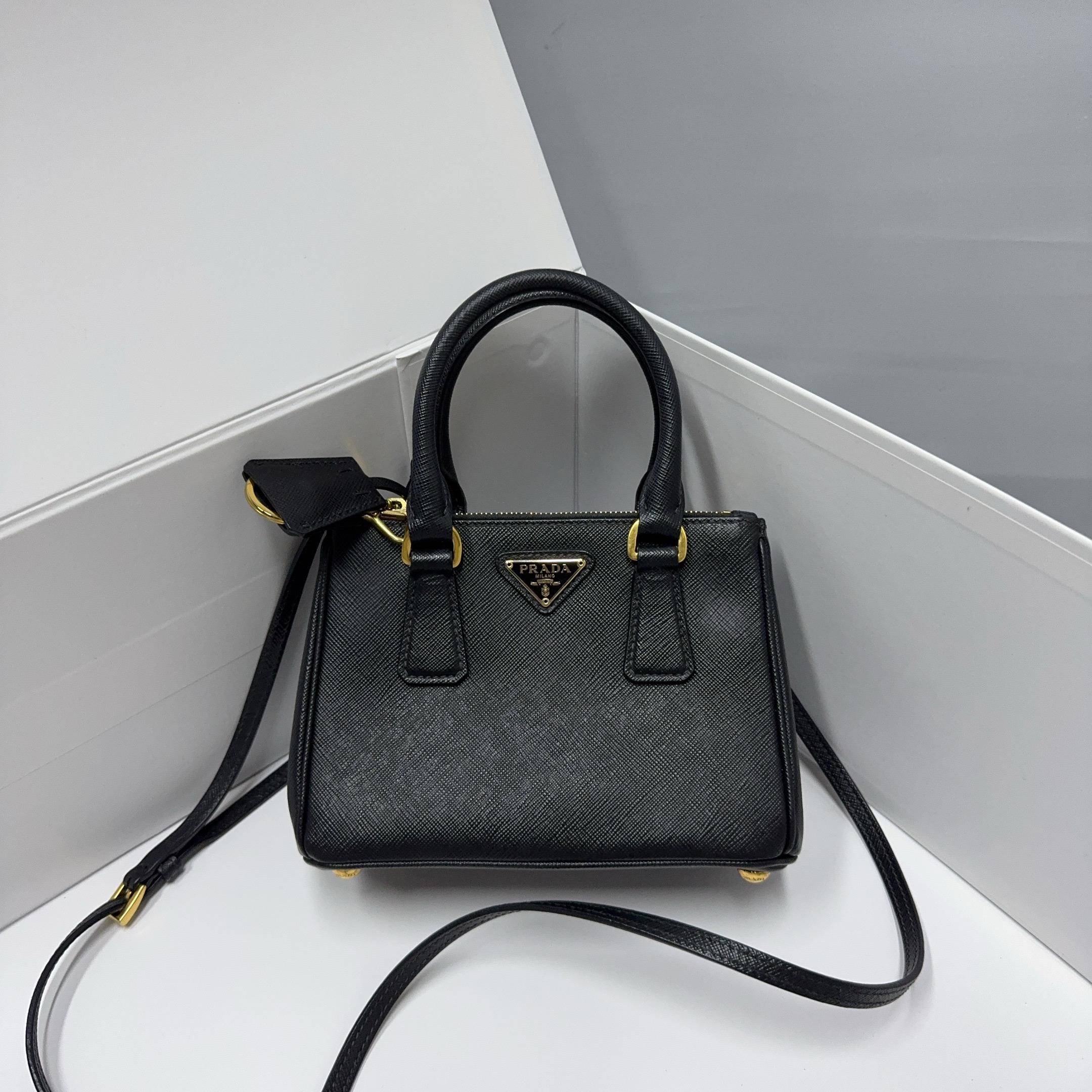 胖虎熙少/普拉达/95新/公价0/箱包/两用包/31T2501240059