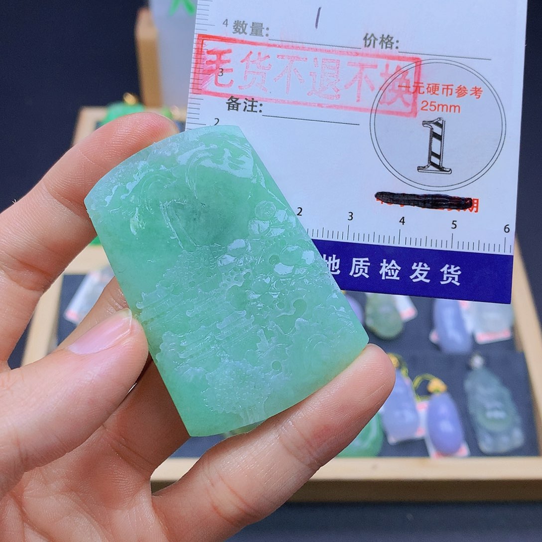 翡翠未镶嵌颈饰翡翠