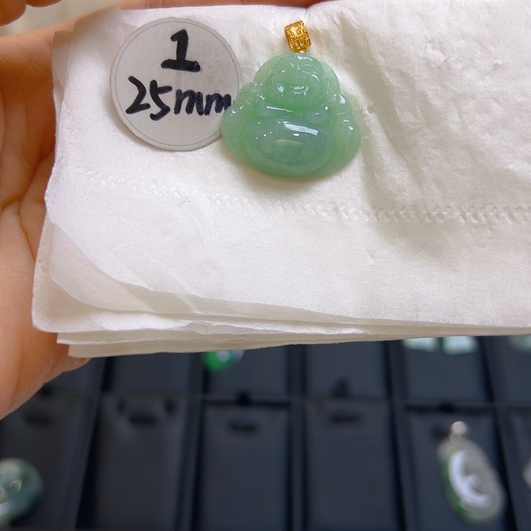 翡翠颈饰18K金镶嵌翡翠