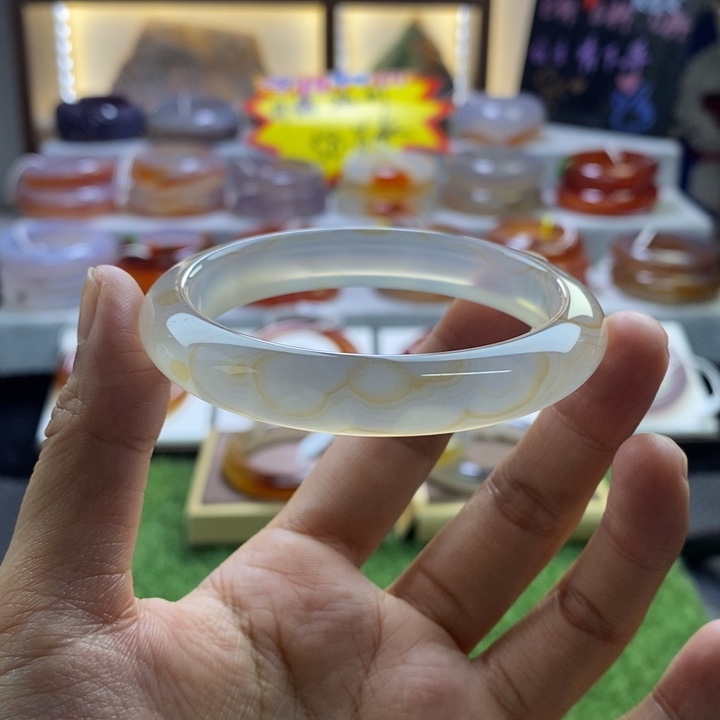 手镯玛瑙/玉髓未镶嵌