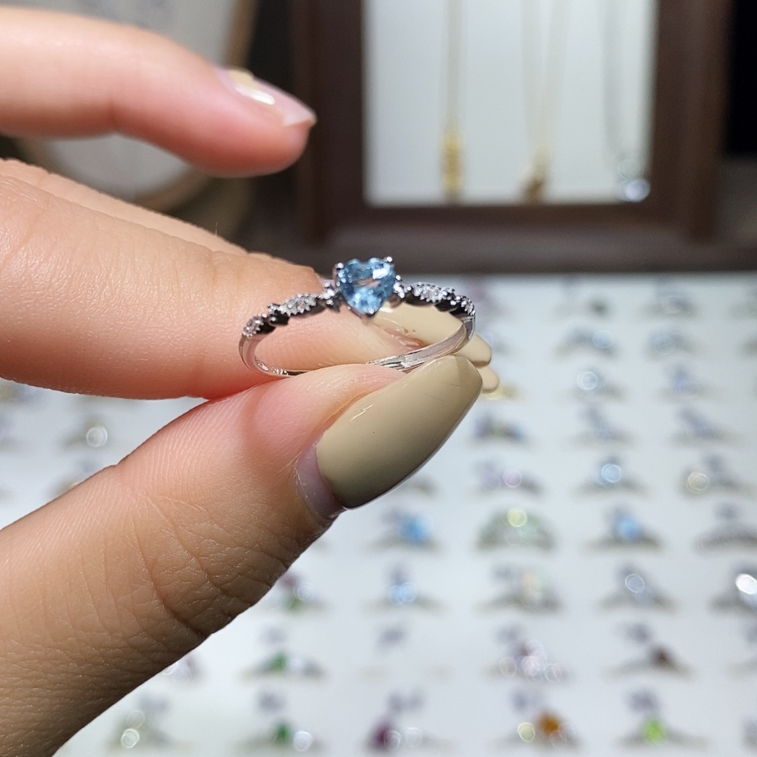 万***俟水晶戒指银S925镶嵌