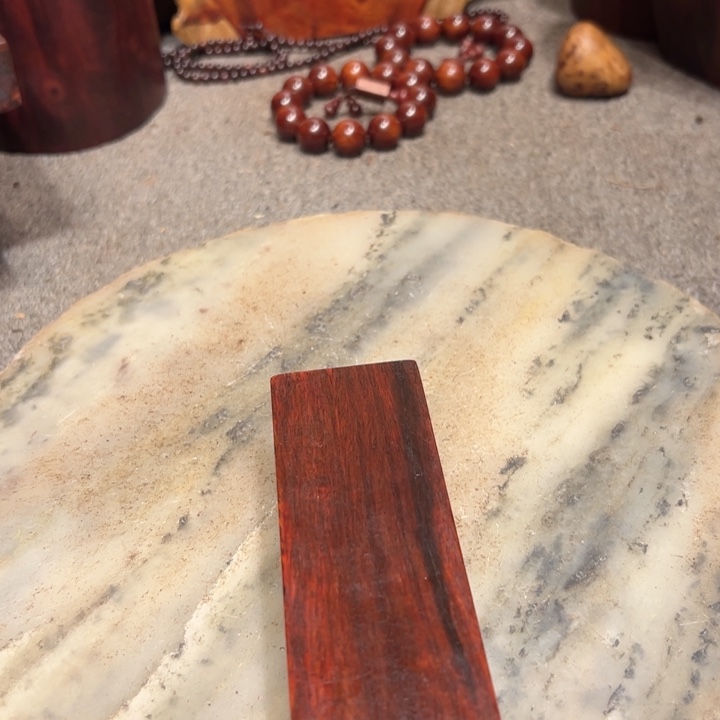 孟***畔端景台紫檀木类檀香