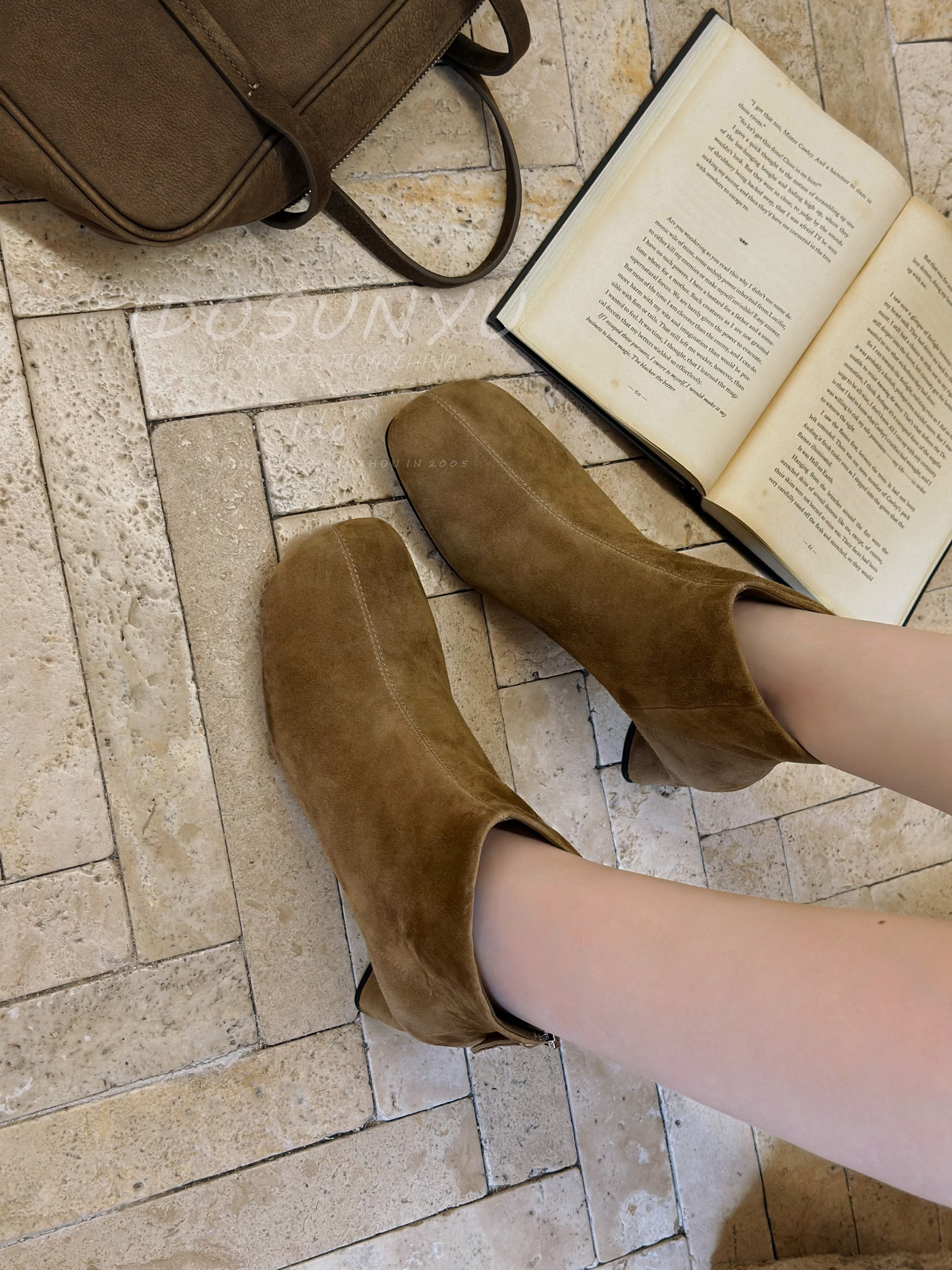 复古绒面粗跟方头后拉链短靴814-531