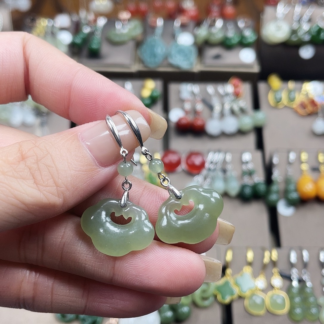 和田玉银S925镶嵌耳饰