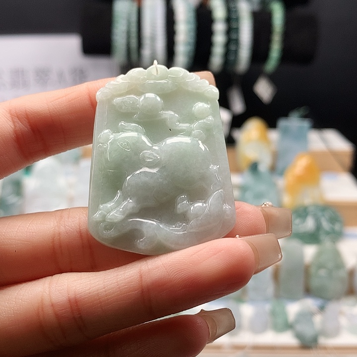 吊坠(不含链)未镶嵌翡翠