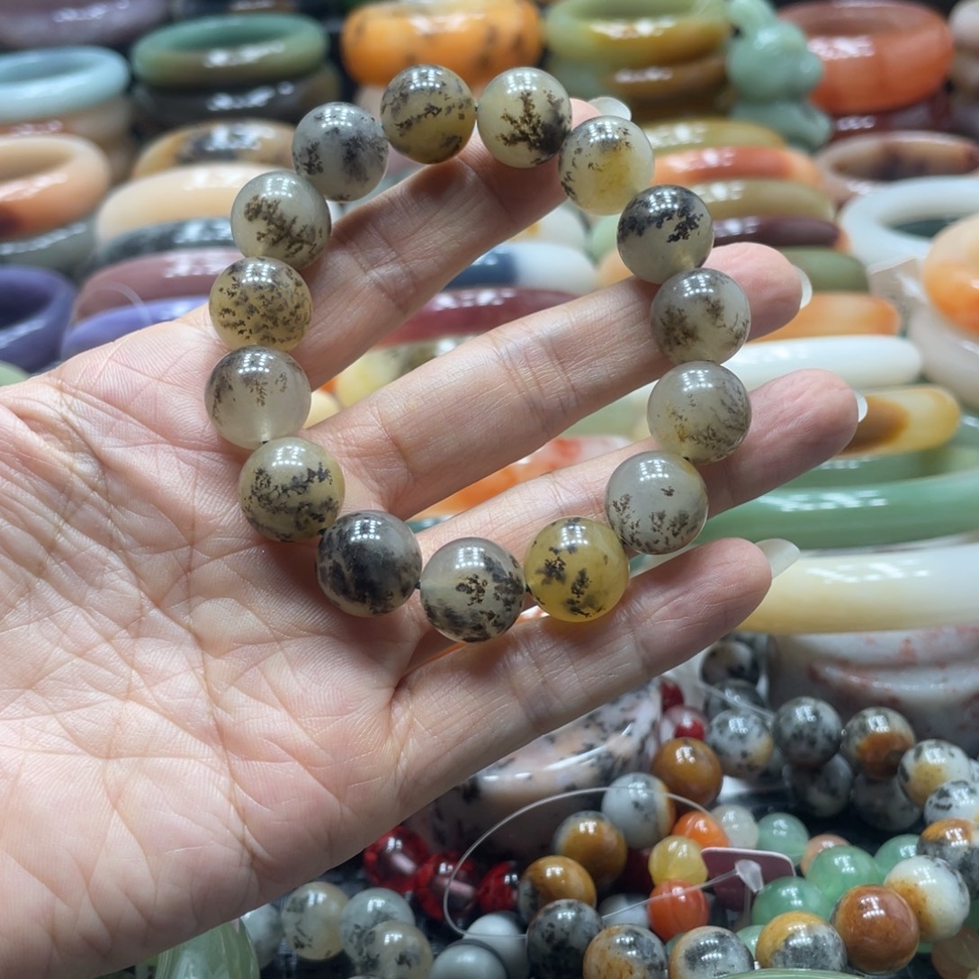 石英岩玉未镶嵌手镯