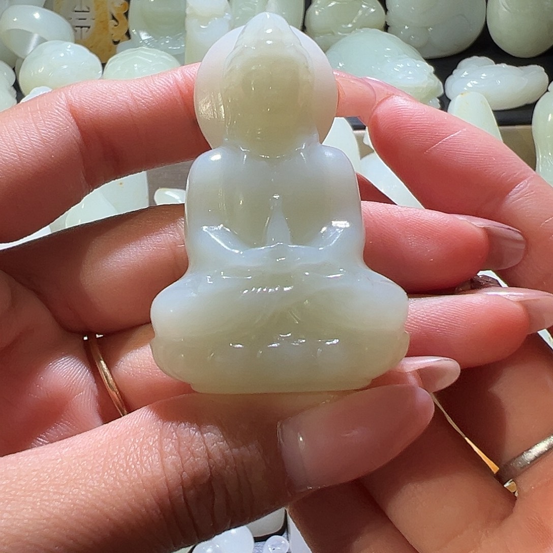 狼***魂和田玉未镶嵌颈饰