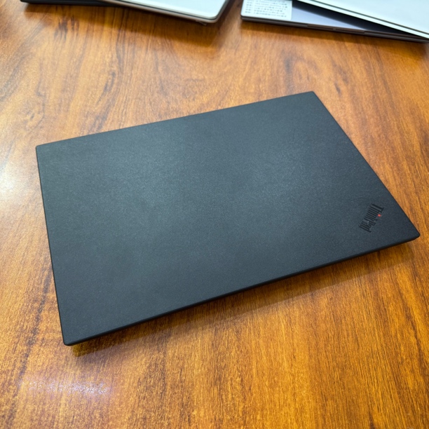 9新 Lenovo/联想 ThinkPadP1隐士专业移动图形工作站电脑