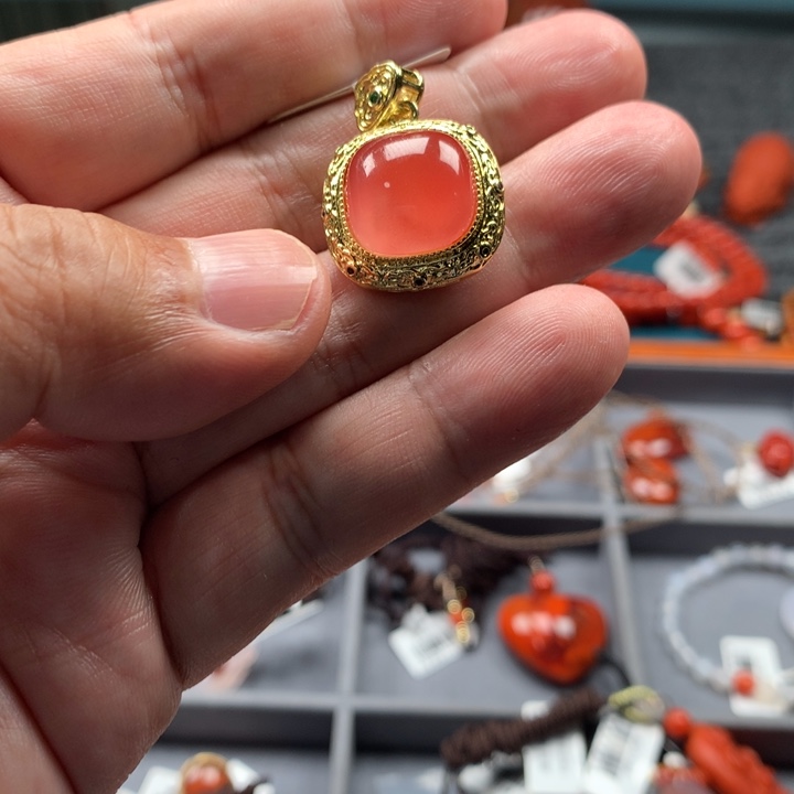 南红玛瑙手链合金