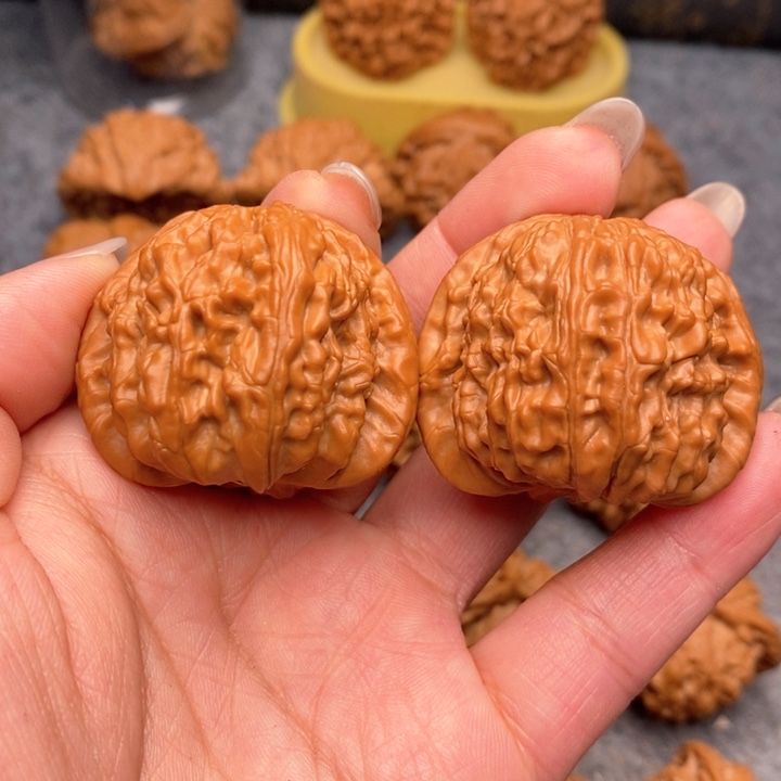 文玩核桃把件红皮球白41全品
