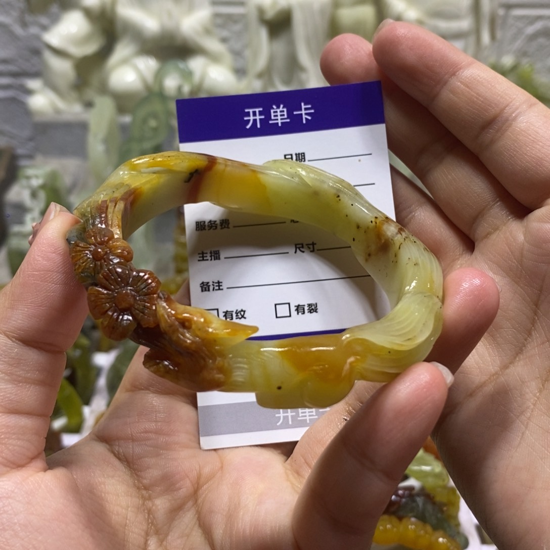 【闪购商品】蛇纹石玉未镶嵌手镯幸*