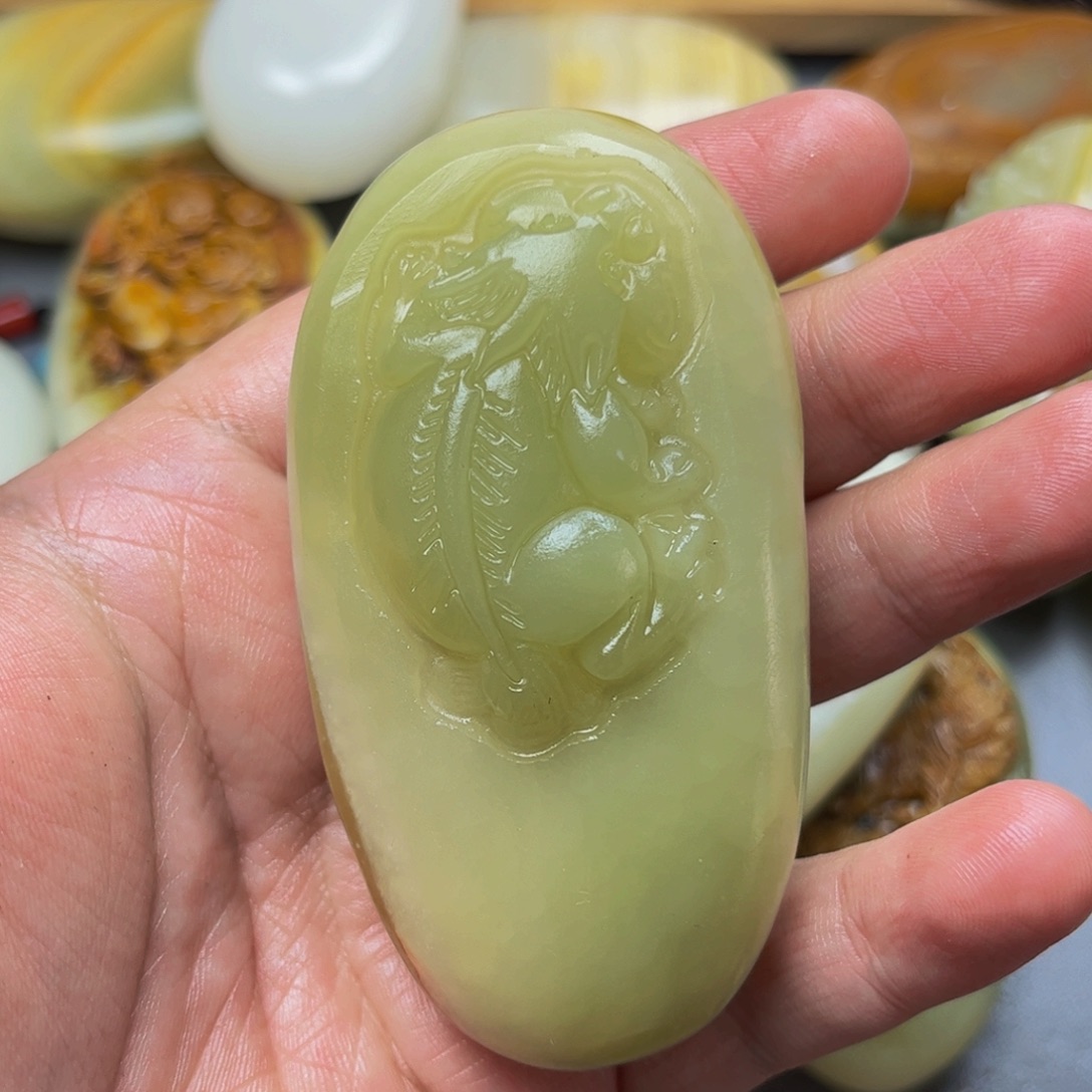 石材方解石手把件貔貅