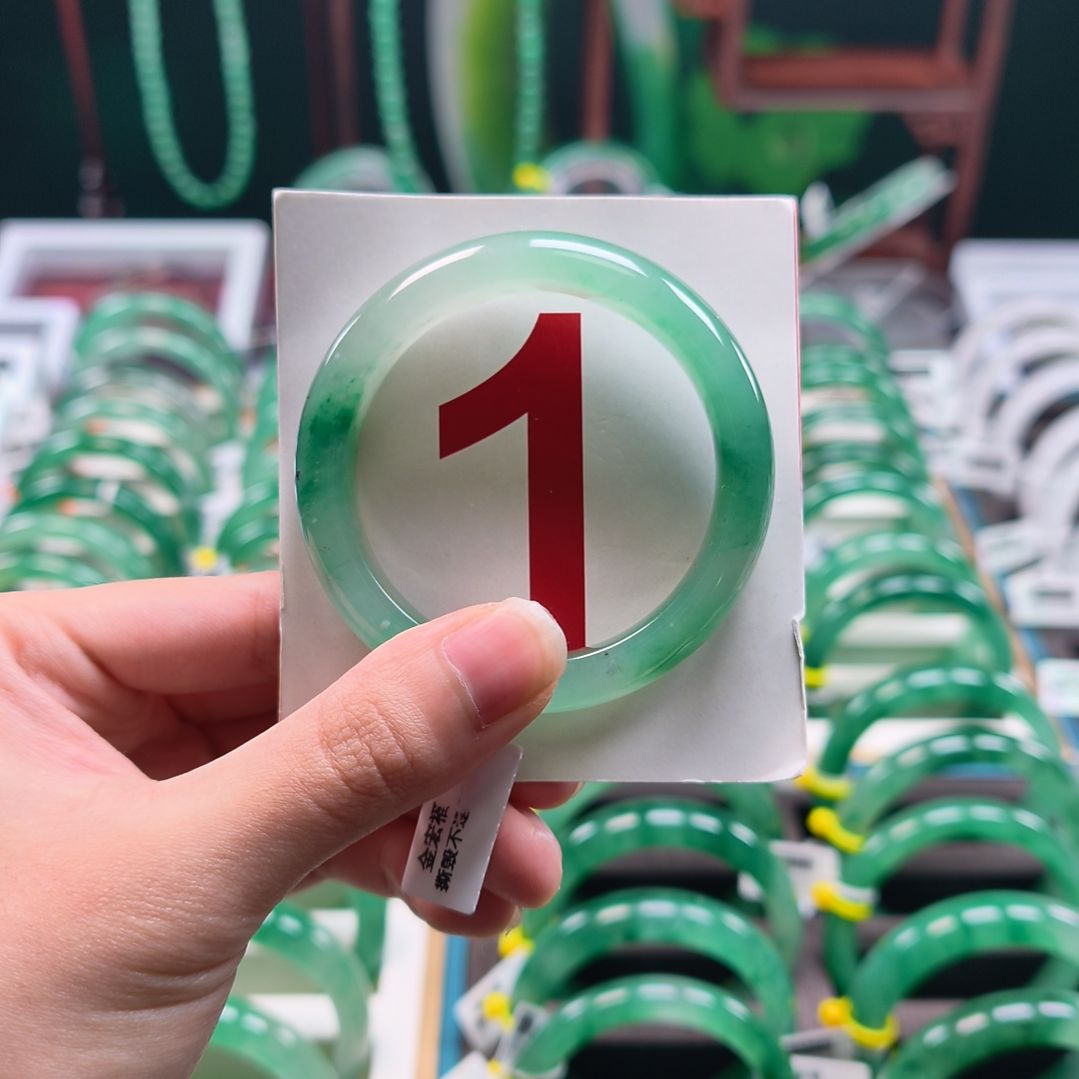 石英质玉（非洲翠）未镶嵌手镯非洲翠手镯