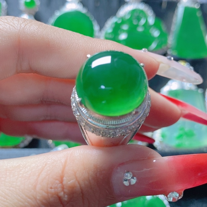 翡翠颈饰未镶嵌16409。