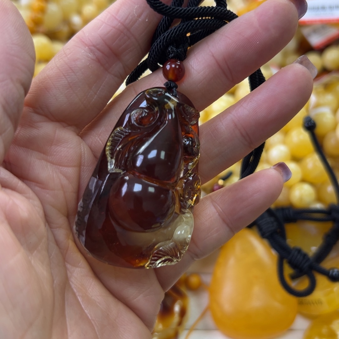 琥珀珠宝奇石未镶嵌