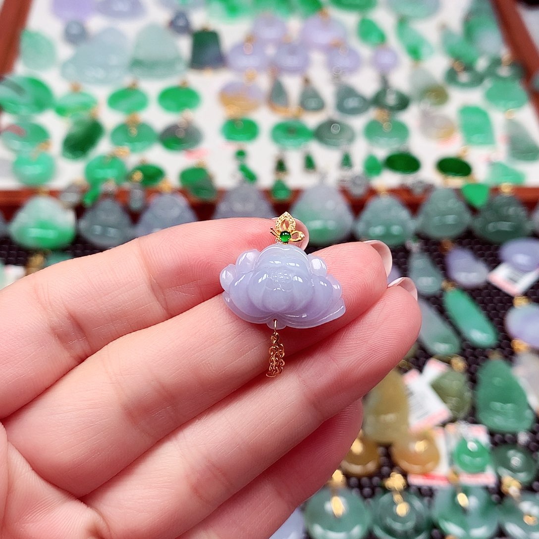 翡翠18K金镶嵌颈饰