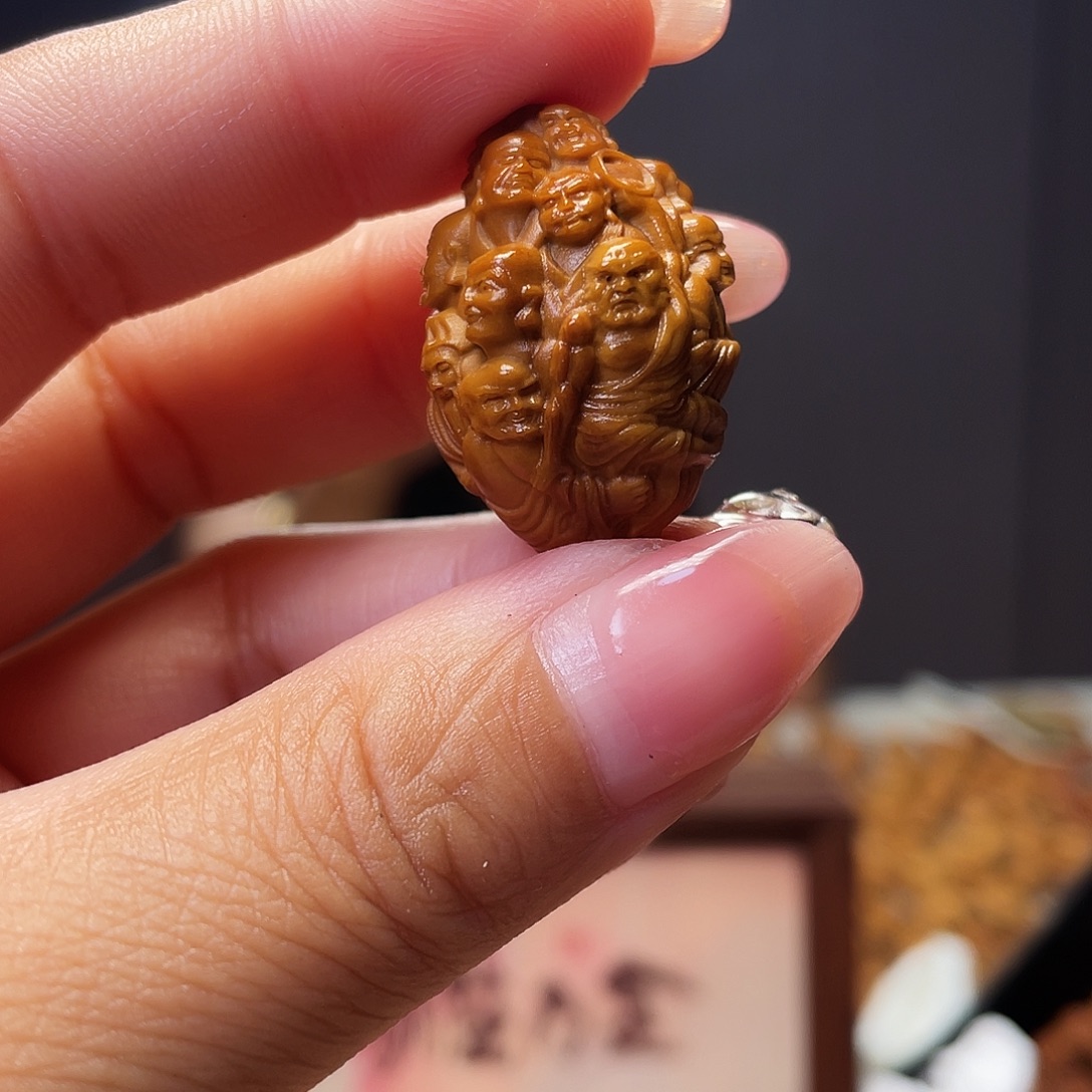 橄榄核等各种材料组成了