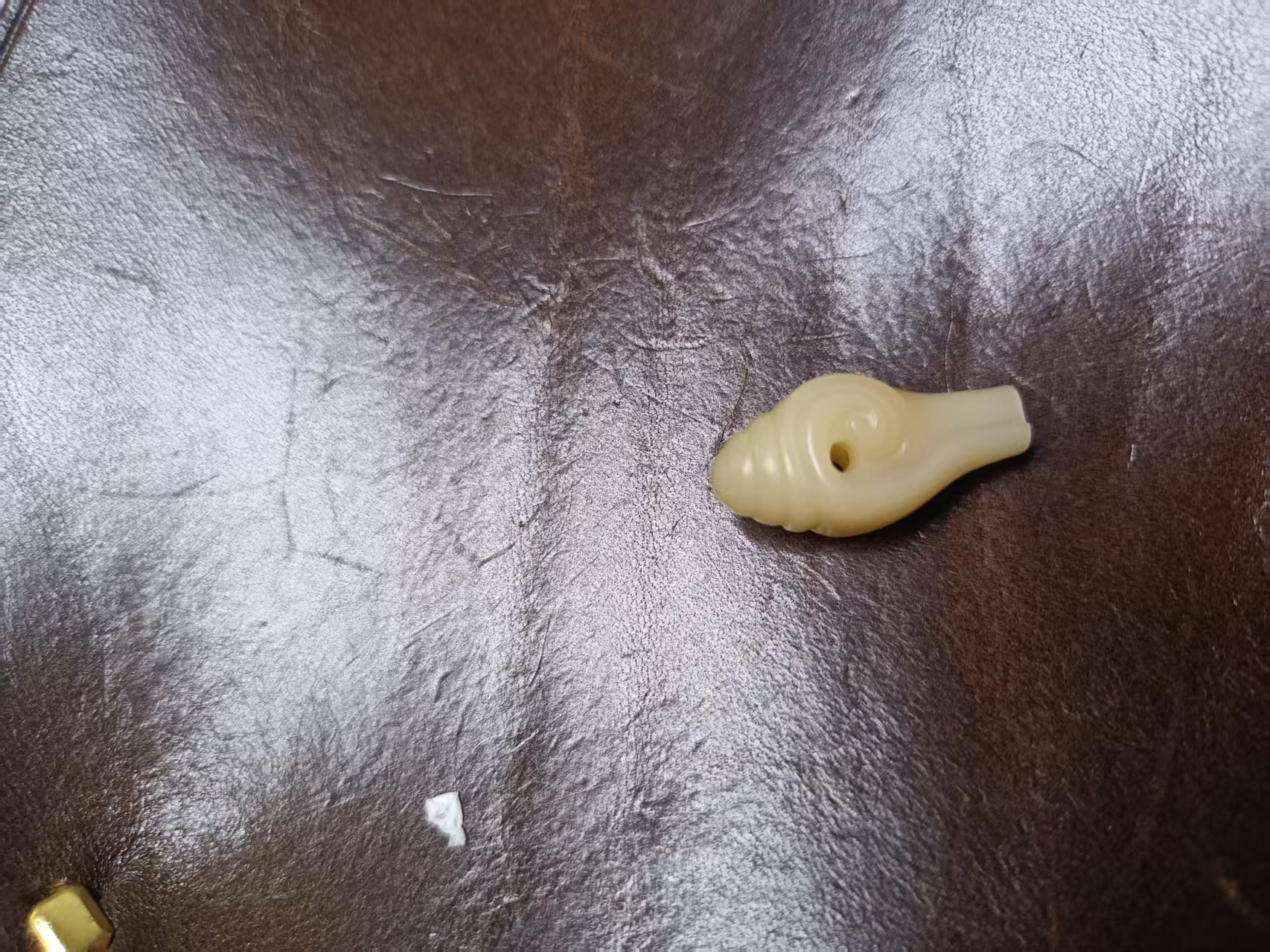 st0147驼骨玉化海螺三通1.2*2.5