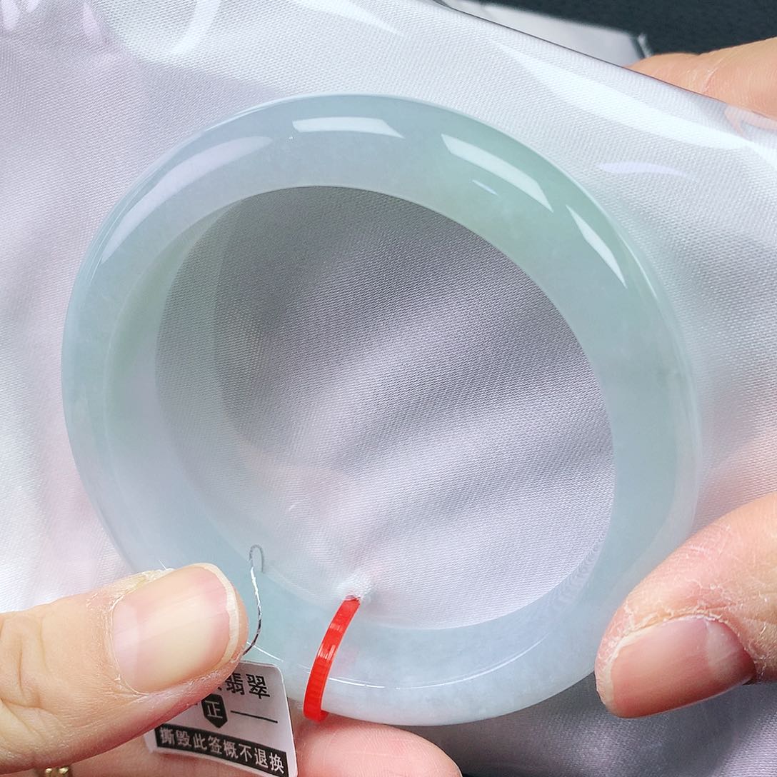 翡翠手镯未镶嵌56圈