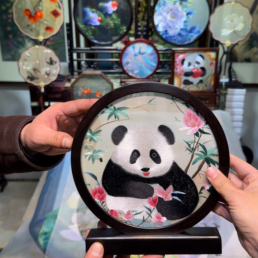 刺绣刺绣工艺精湛