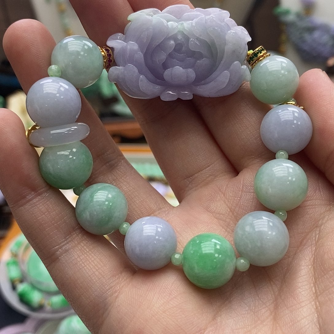 翡翠未镶嵌颈饰手链