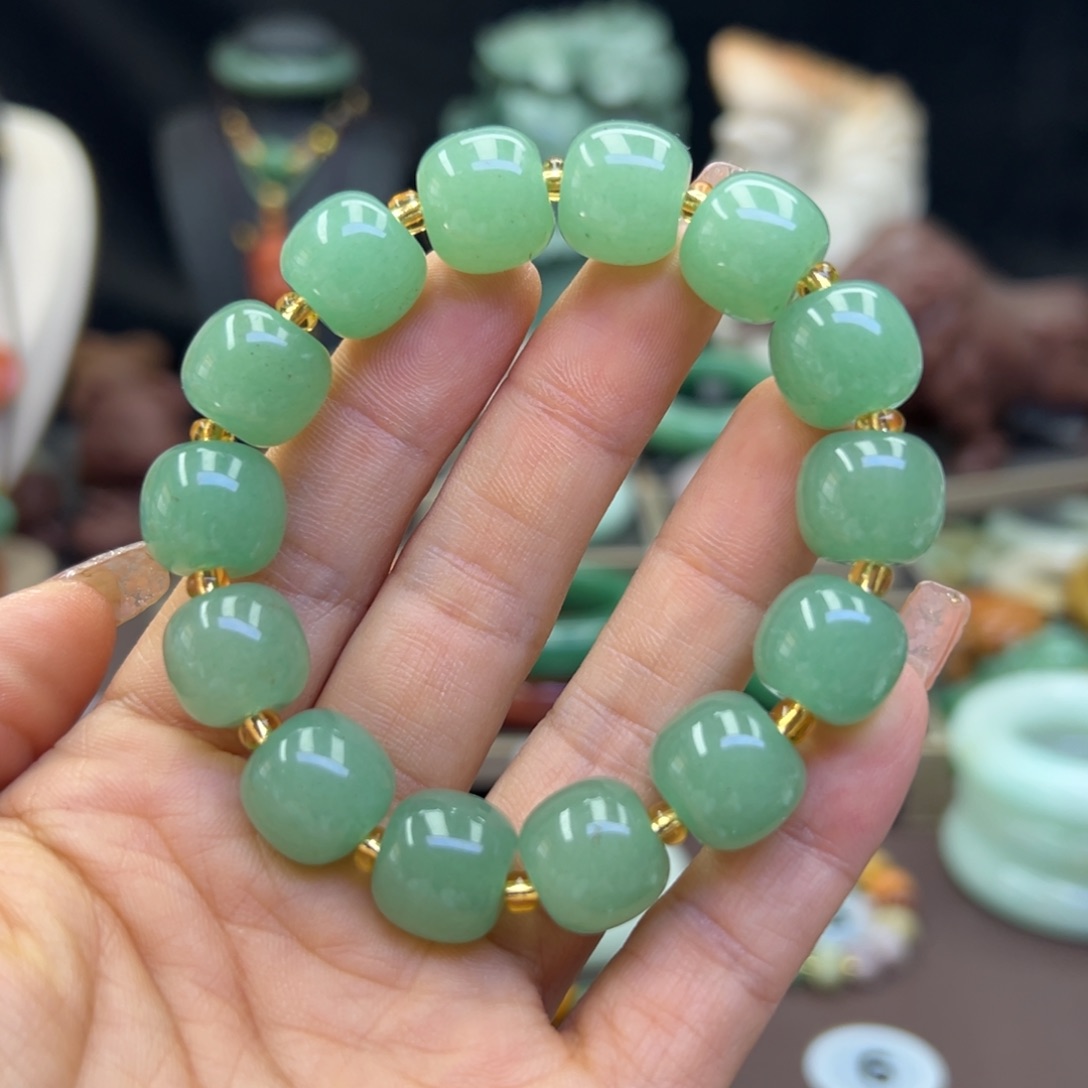 未镶嵌手镯石英岩玉