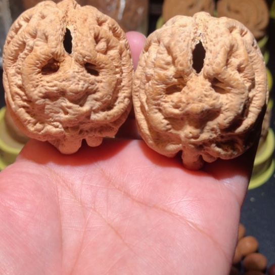 文玩核桃把件荒****儿乾坤鬼脸核桃