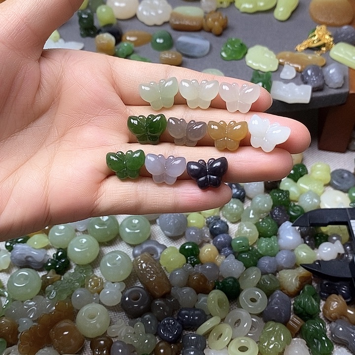 未镶嵌和田玉挂件蝴蝶98一个多样性发其一