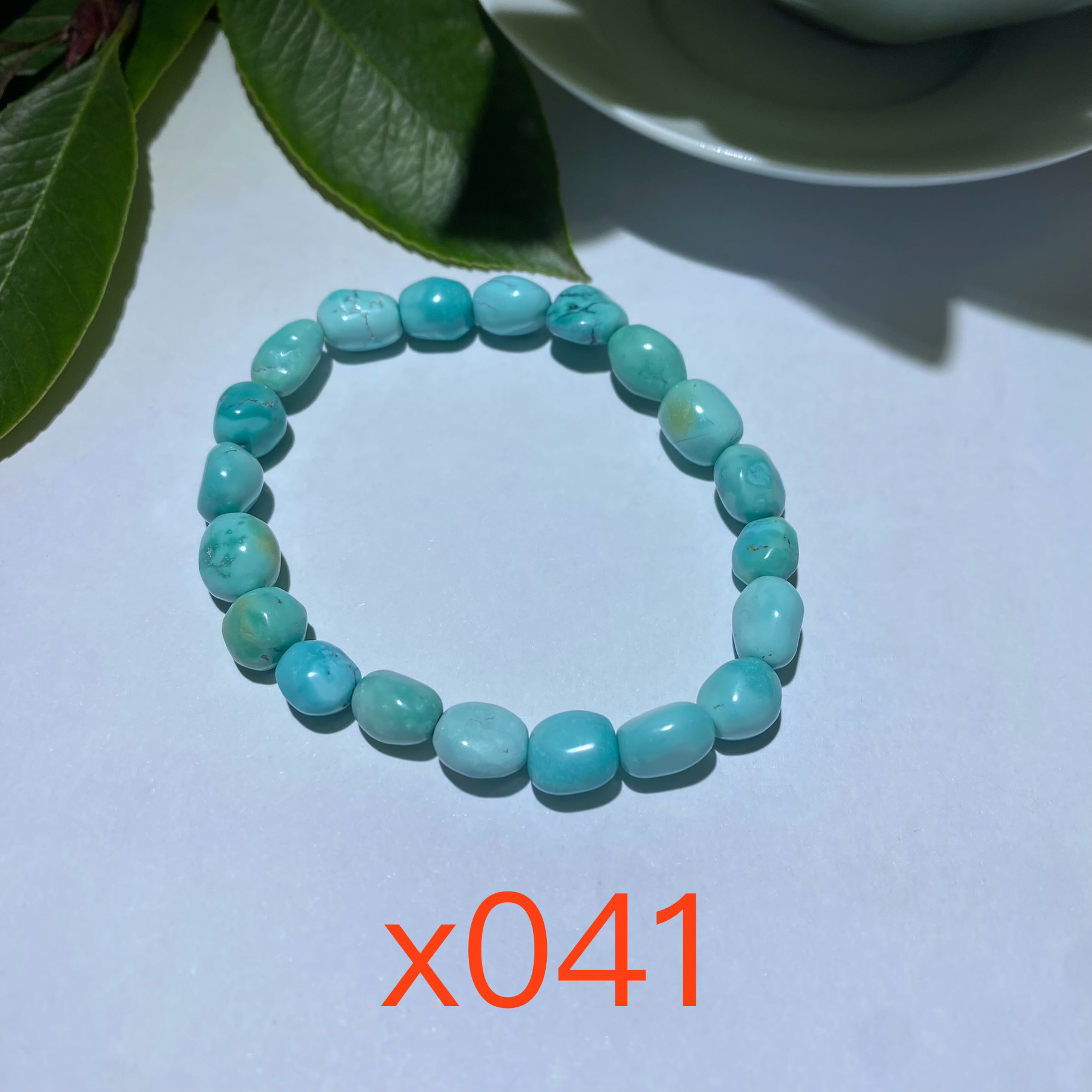 x041原矿无优化高瓷蓝料糖豆手串，蓝绿色泽，珠圆玉润8mm