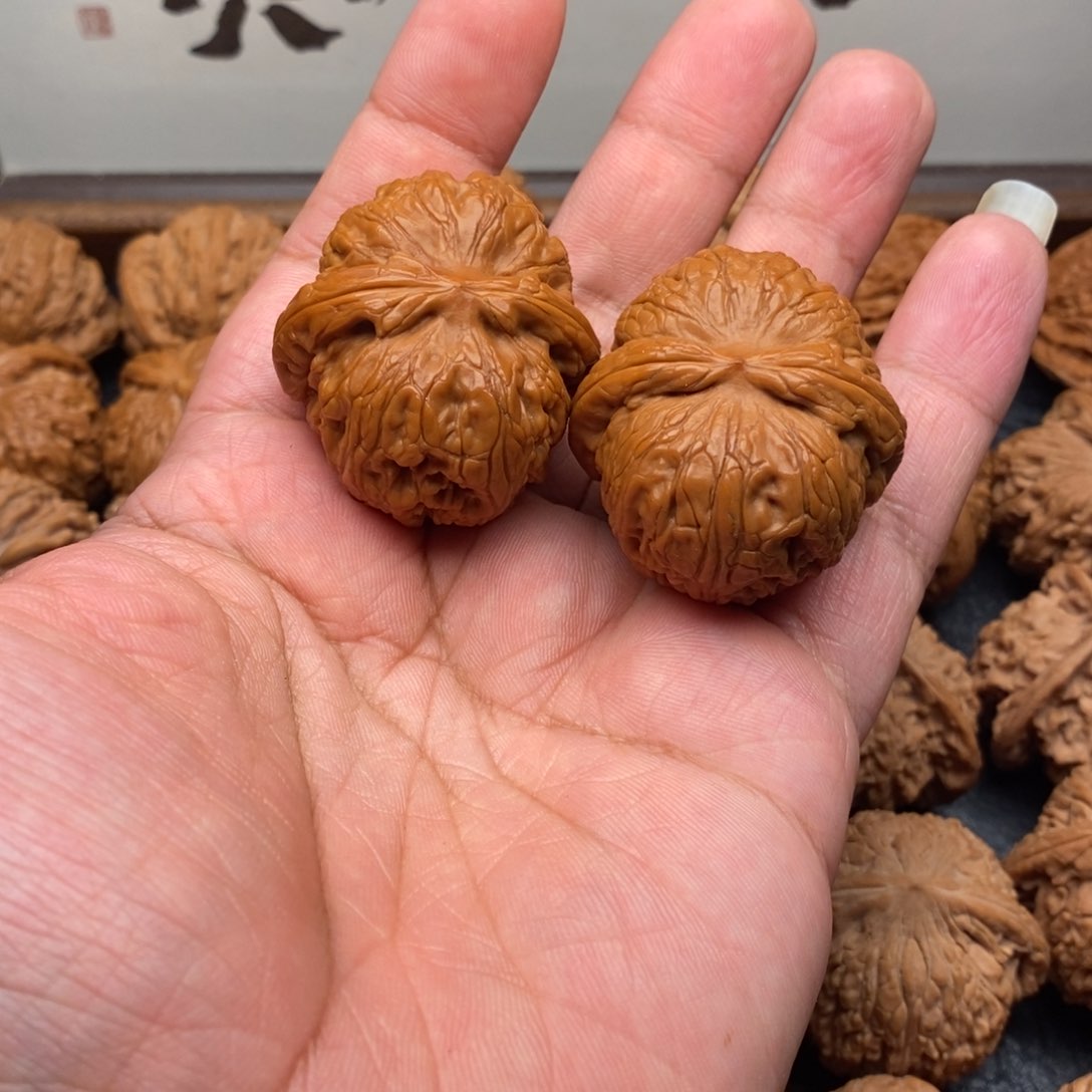 文玩核桃把件元宝