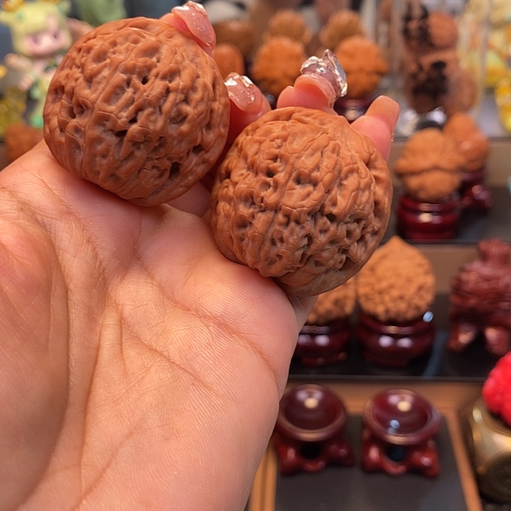 王***.文玩核桃吊坠核桃