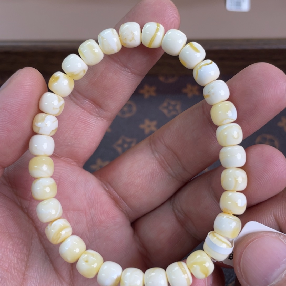 蜜蜡裸石未镶嵌041000000000