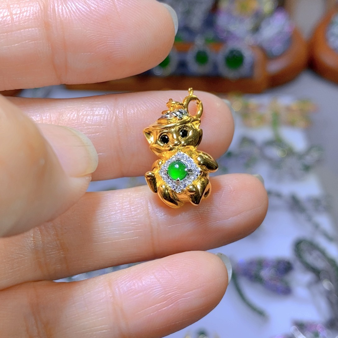 翡翠颈饰银S925镶嵌天然翡翠