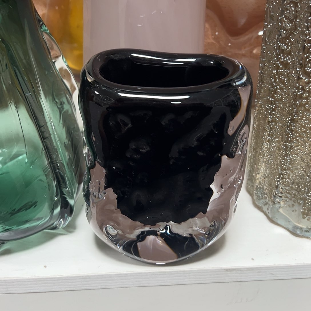 琉璃高15黑色火山石琉璃花器